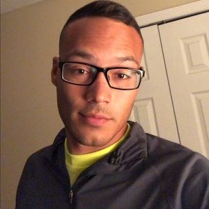 Meet your Posher, Carlos